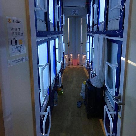 Qb Sleep Capsule Hotel Kuta Lombok Exteriér fotografie